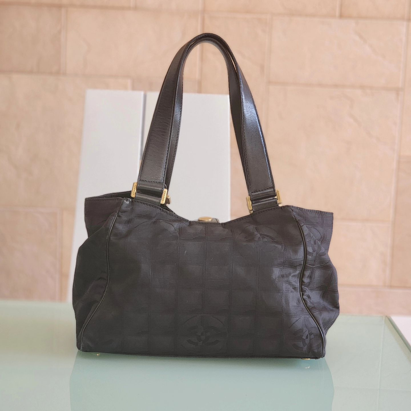 【CHANEL/ニュートラトート】京都市のお客様からお買取り...